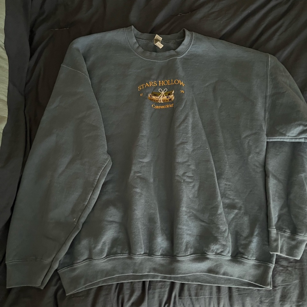 Stars Hollow Gildan Crewneck